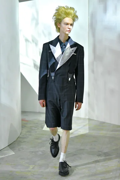 Look 28
